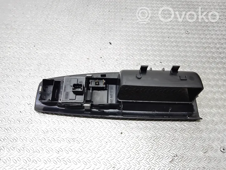 Volkswagen Polo IV 9N3 Interruttore di controllo dell’alzacristalli elettrico 6Q1867171E