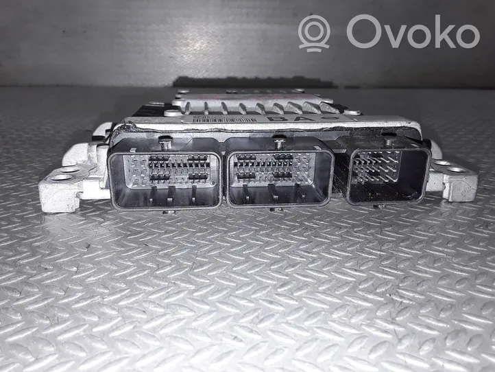 Nissan Qashqai+2 Calculateur moteur ECU S180033107A