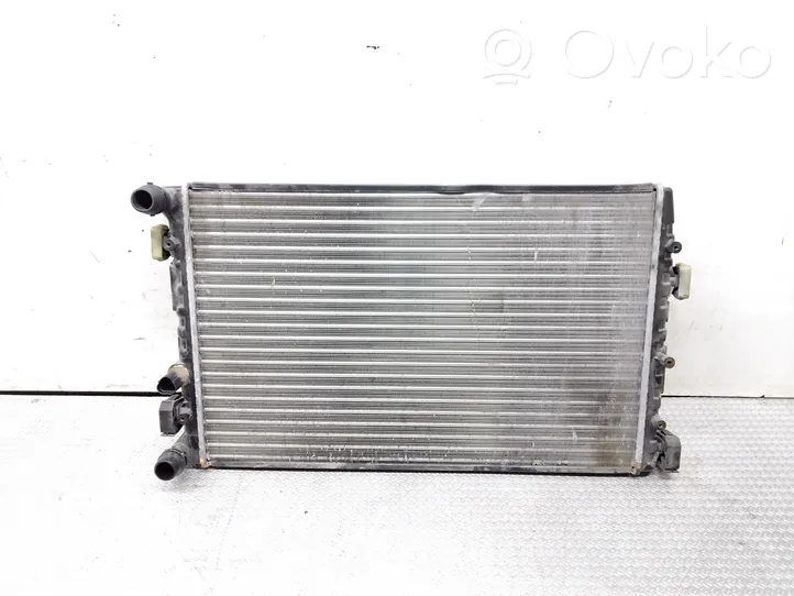 Volkswagen Polo IV 9N3 Radiatore di raffreddamento 652711