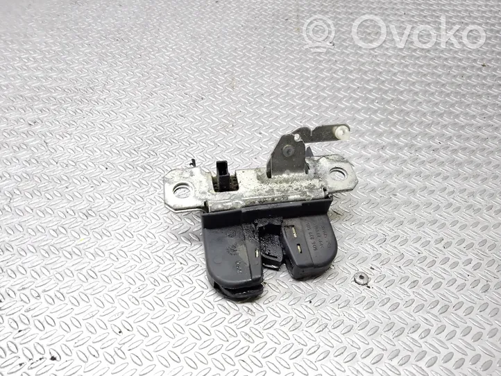 Volkswagen Polo IV 9N3 Blocco/chiusura/serratura del portellone posteriore/bagagliaio 6Q6827505D