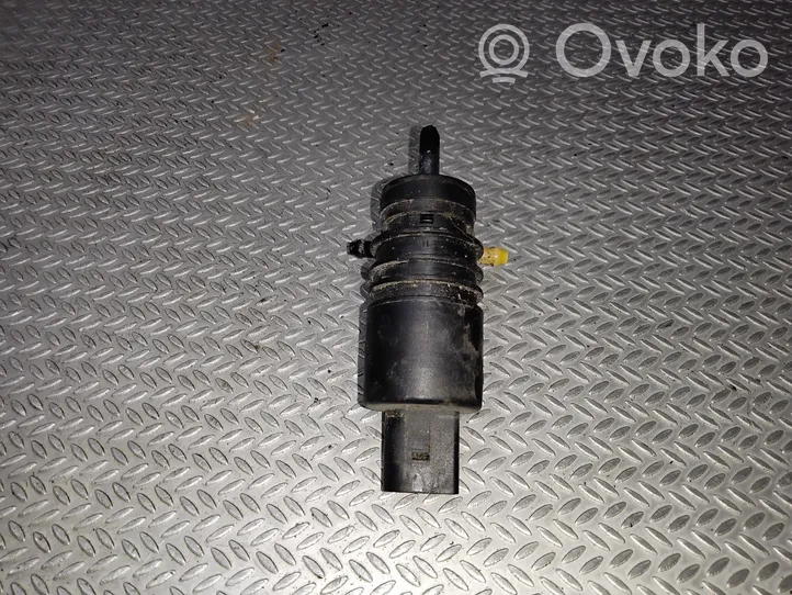 Volkswagen Polo IV 9N3 Tuulilasi tuulilasinpesimen pumppu 1K6955651