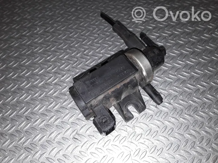 Volkswagen Transporter - Caravelle T4 Turboahtimen magneettiventtiili 1H0906627