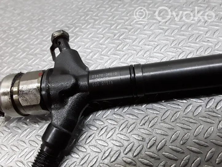 Toyota Avensis T250 Injecteur de carburant 236700R010