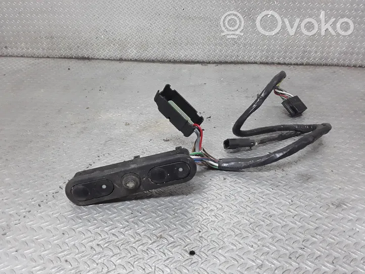 Opel Frontera A Interruttore di controllo dell’alzacristalli elettrico 90316752