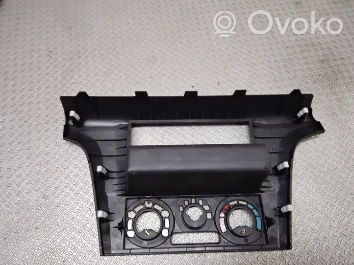 Mitsubishi Outlander Console centrale, commande chauffage/clim MR979985