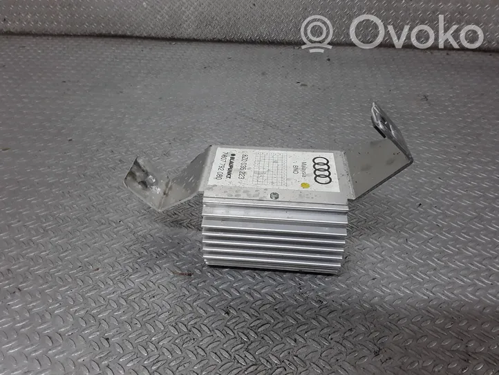 Audi A2 Amplificador de sonido 8Z0035223