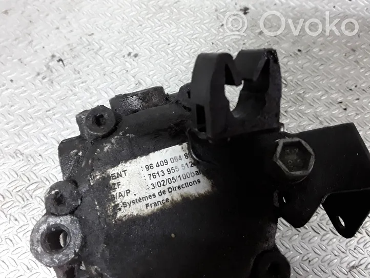 Peugeot 806 Power steering pump 9640906480