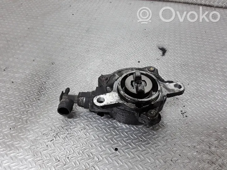 Opel Vivaro Vacuum pump 8200102535