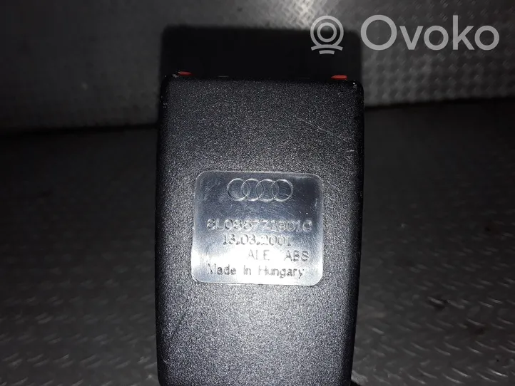 Audi A3 S3 8L Klamra środkowego pasa bezpieczeństwa fotela tylnego 8L085773901C