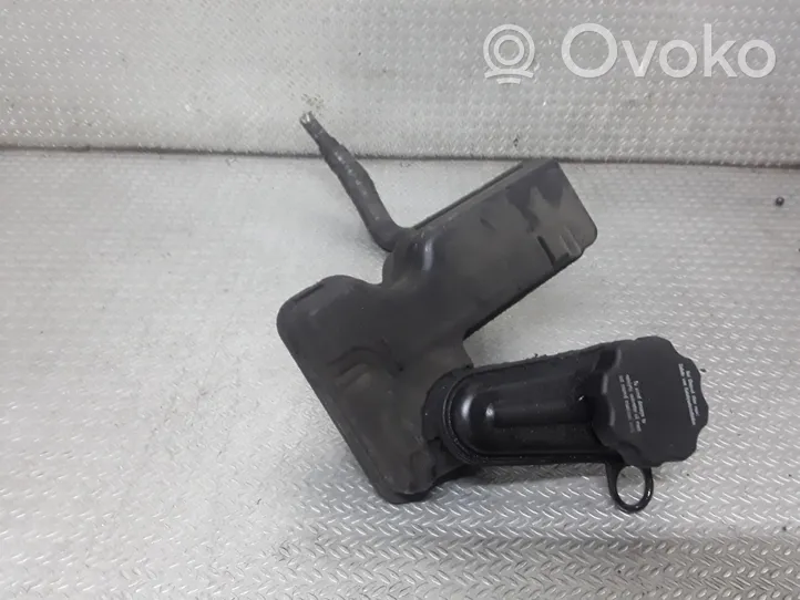 Audi A2 Tubo di riempimento dell’olio 8Z0115373A