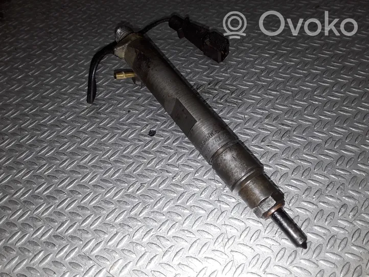 Volkswagen Sharan Injecteur de carburant 028130201S