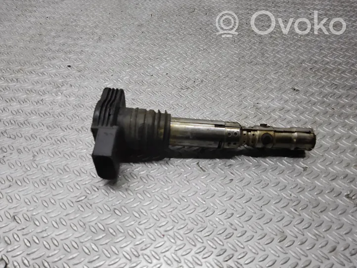 Volkswagen PASSAT B5.5 Cewka zapłonowa wysokiego napięcia 0040102043