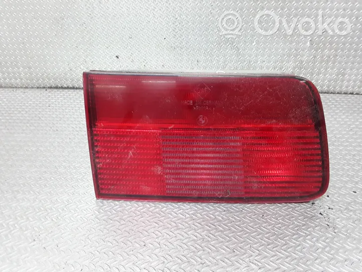 BMW 5 E39 Luci posteriori del portellone del bagagliaio 8361673