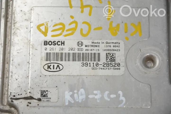 KIA Ceed Komputer / Sterownik ECU silnika 0261201202