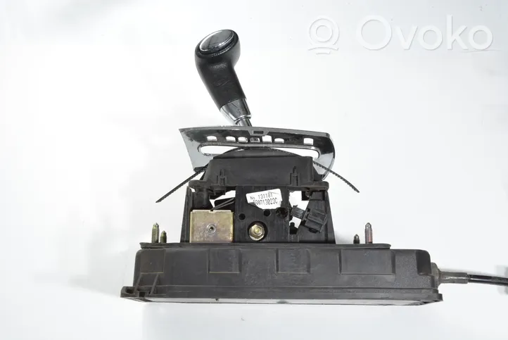 Volkswagen Polo IV 9N3 Gear shifter/selector 6Q0713023C