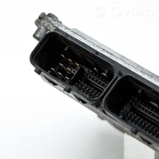 Volkswagen Polo IV 9N3 Unité de commande, module ECU de moteur 03D906033F