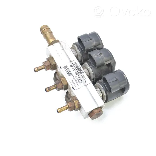 Audi A6 S6 C5 4B Injecteur de carburant 67R010973