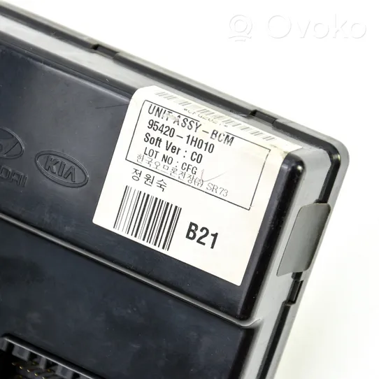 KIA Ceed Komputer / Sterownik ECU i komplet kluczy 391032A710