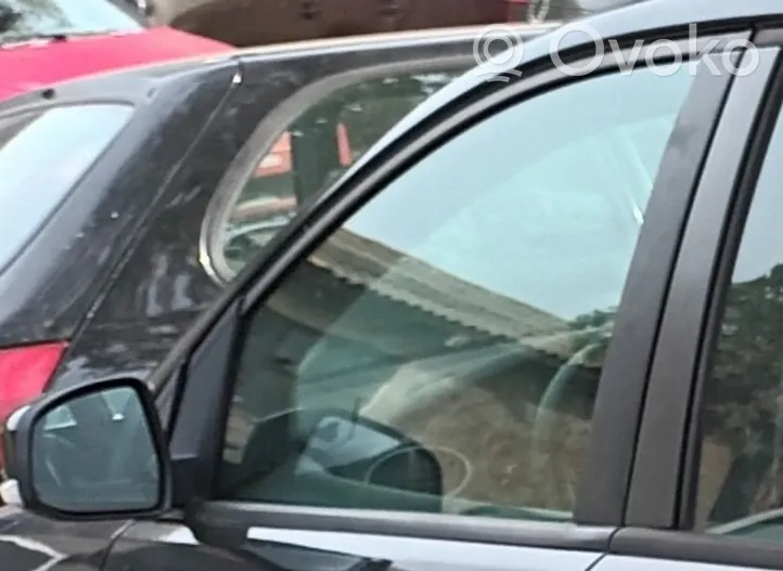 Ford Focus Slankiojančių durų stiklas 4M51A21411AE
