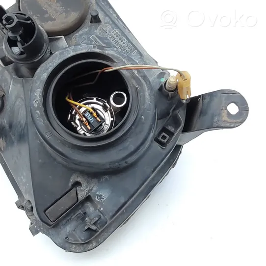 Dacia Duster Lampa przednia 1305236683