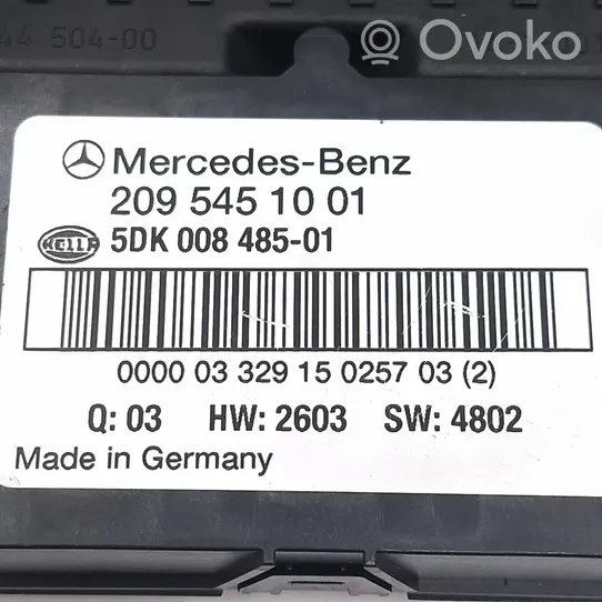 Mercedes-Benz C W203 Ramka / Moduł bezpieczników A2095451001