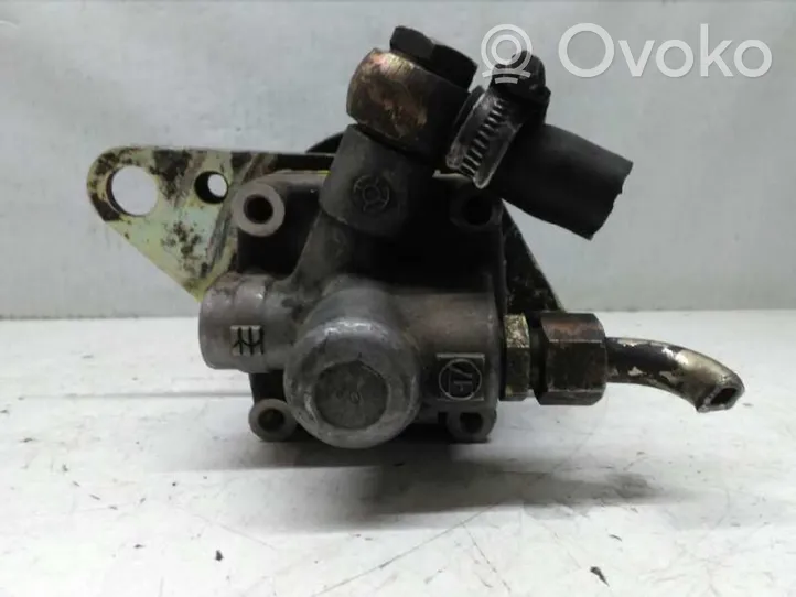 Mercedes-Benz 100 W631 Pompa del servosterzo 0004600180