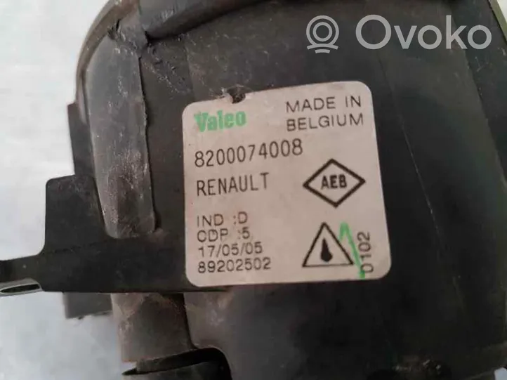 Renault Megane II Передняя противотуманная фара 8200074008