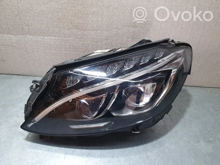 Mercedes-Benz C W204 Lampa przednia A2059063304