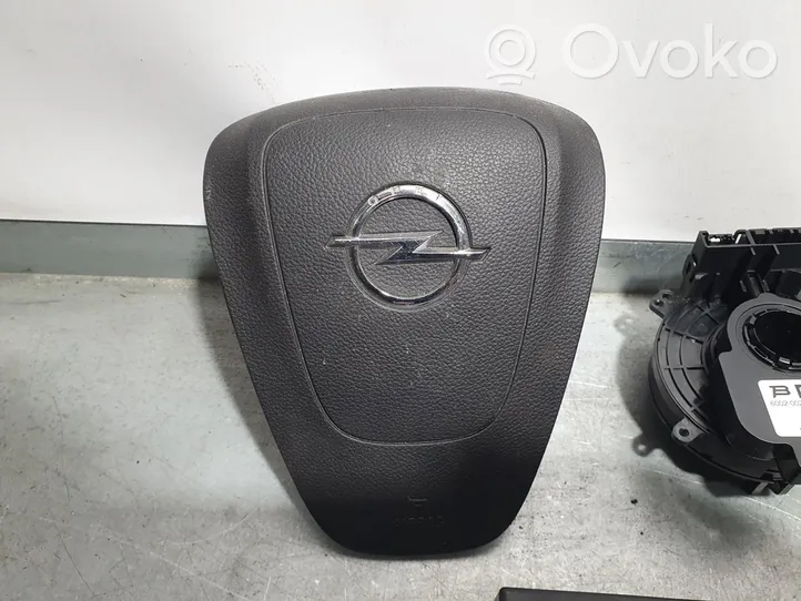 Opel Astra J Ohjauspyörän turvatyyny 13299780