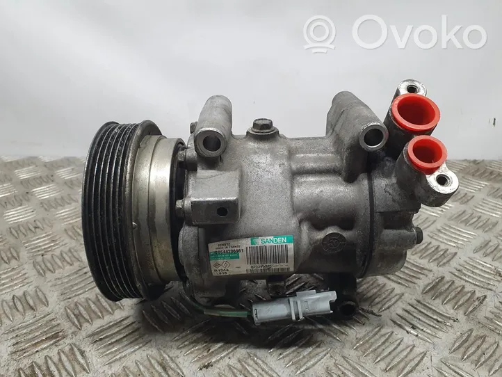 Renault Kangoo II Ilmastointilaitteen kompressorin pumppu (A/C) 8200953358