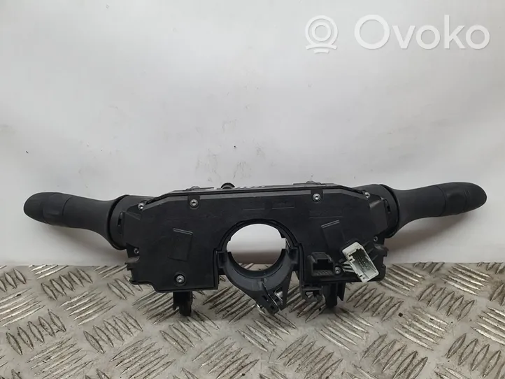 Nissan Micra K14 Pulsanti/interruttori sul volante 10136506