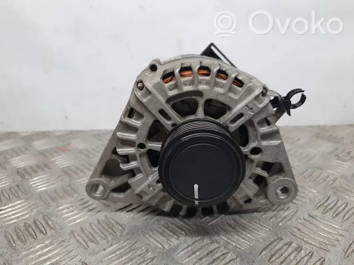 Hyundai i30 Generatore/alternatore 373002A850