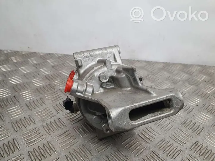 Dacia Sandero Air conditioning (A/C) compressor (pump) 926003541R