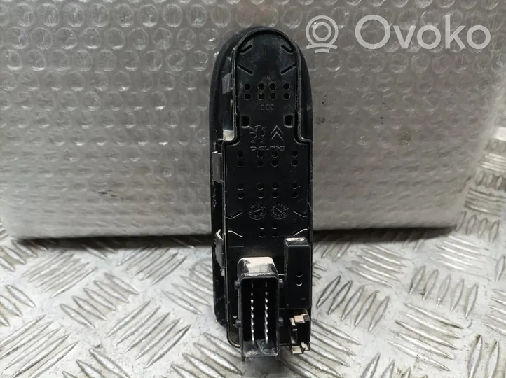 Citroen C3 Interrupteur commade lève-vitre 98012283XT
