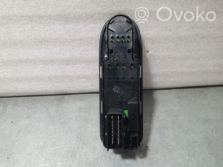 Citroen C3 Interruttore di controllo dell’alzacristalli elettrico 98012283XT