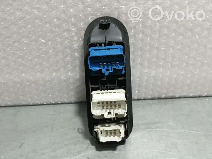 Renault Megane II Electric window control switch 156018070