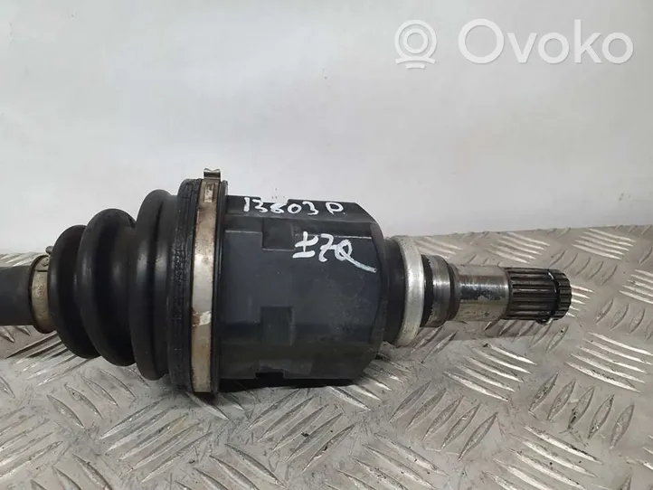 Toyota Auris E180 Eje de transmisión delantero 4342002B30