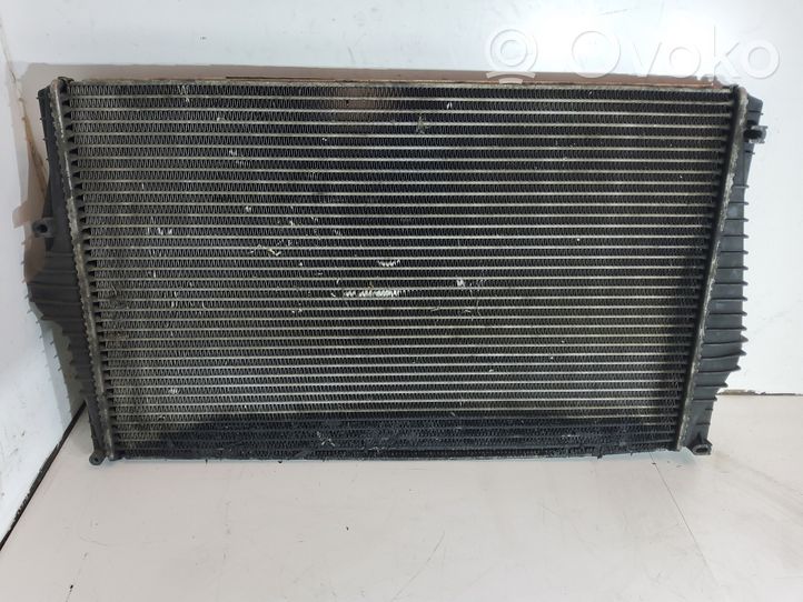 Volvo XC90 Chłodnica powietrza doładowującego / Intercooler 30748808