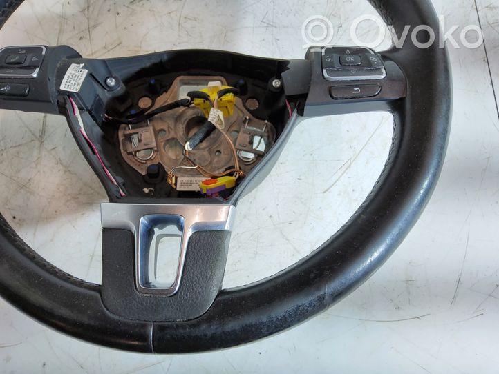 Volkswagen PASSAT CC Steering wheel 