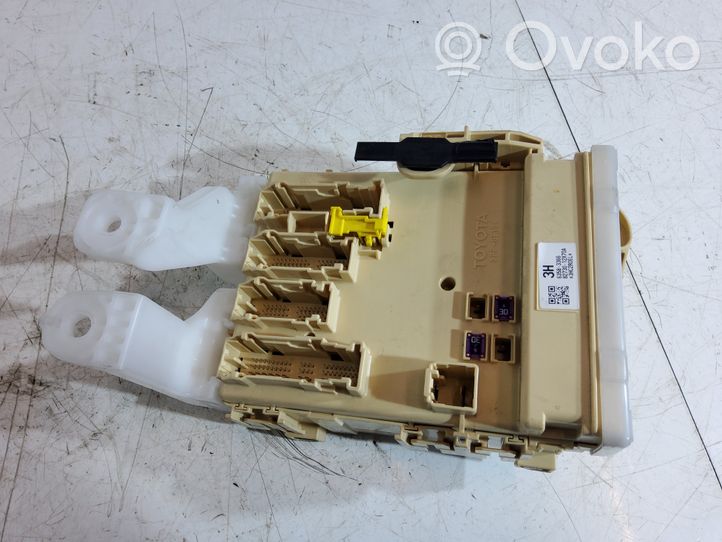 Toyota Auris E180 Module confort 8922102350