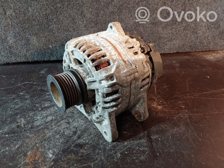 Renault Megane III Generatore/alternatore 0124425070