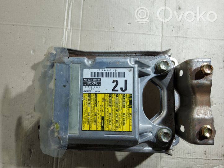 Toyota RAV 4 (XA40) Sterownik / Moduł Airbag 8917042200