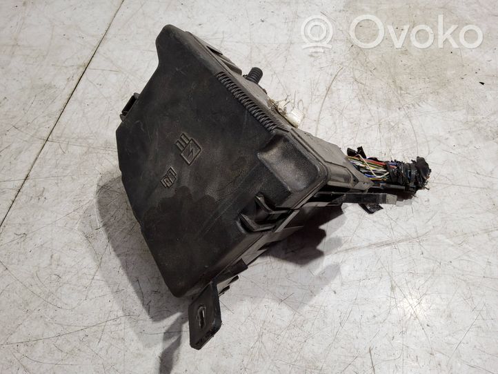 Ford Fiesta Module de fusibles AE8T14A003AA