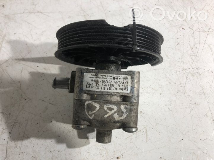 Volvo XC70 Power steering pump 30741122