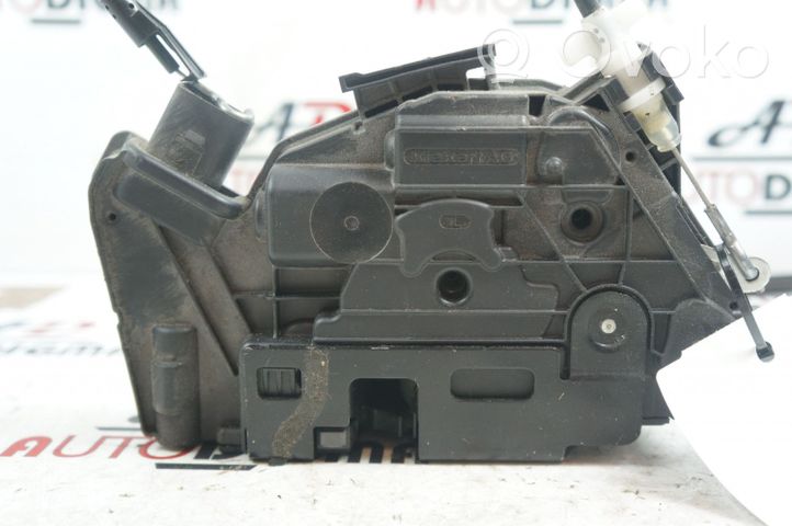 Volkswagen PASSAT CC Serratura portiera anteriore 5N2837015A