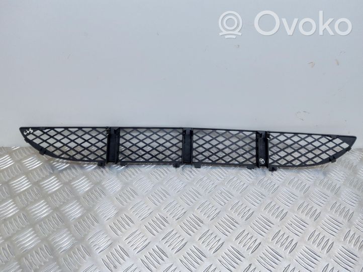 Mercedes-Benz E W210 Grille inférieure de pare-chocs avant 2108850053