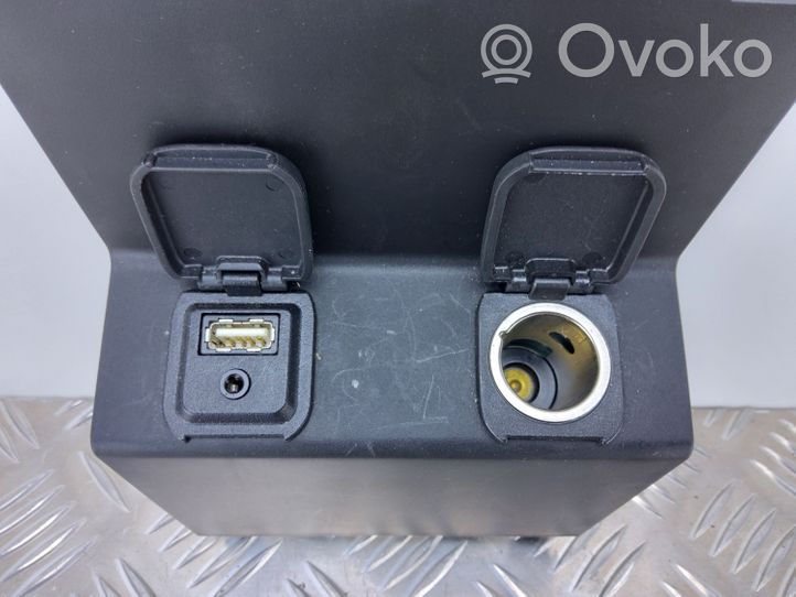 Mazda 6 Connettore plug in USB GHP9644A1