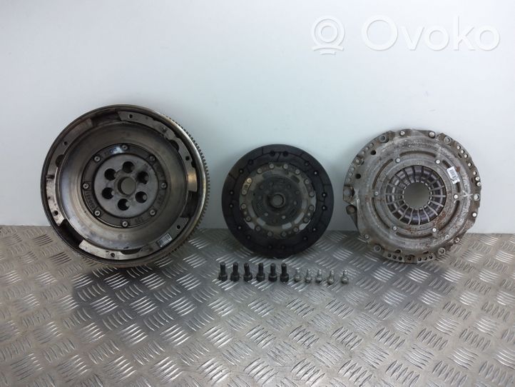 Opel Astra J Sankabos komplektas 55575959