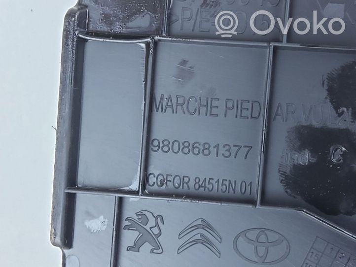 Toyota Proace Etuoven kynnyksen suojalista 9808681377