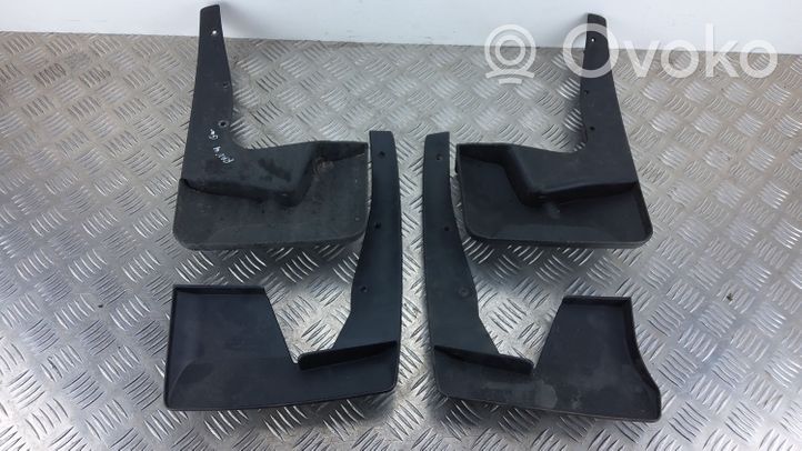 Toyota RAV 4 (XA40) Set parafanghi 76625YY1102A